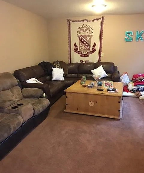 2716 E Lee St — Photo 1