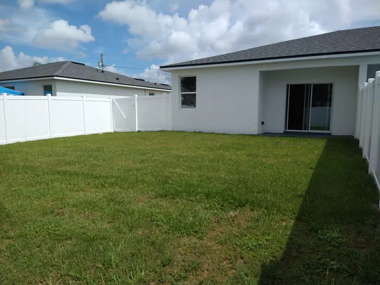 657 Yak Ct — Photo 12
