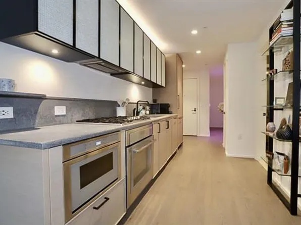 1425 Hudson Street image 8 of 20