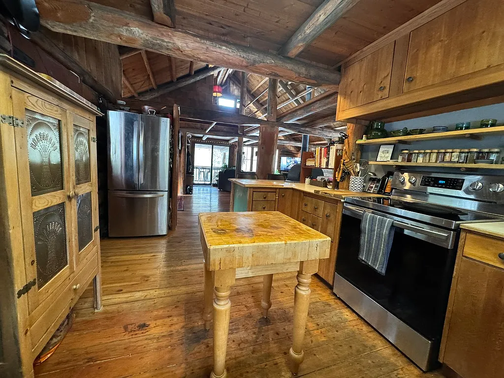 3 bed, 1750 sqft, $3,250 — Photo 4