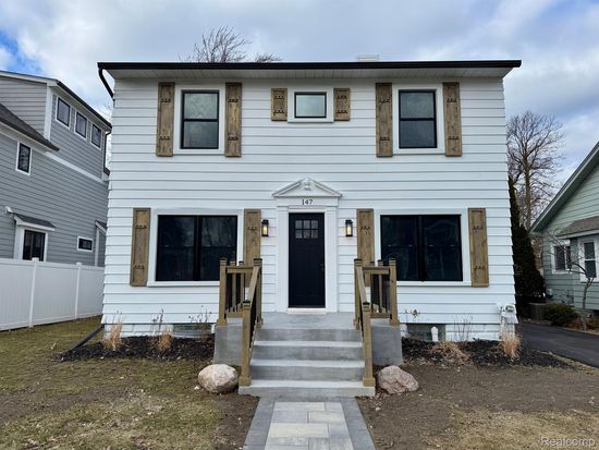 147 Highland Ave, Rochester, MI 48307