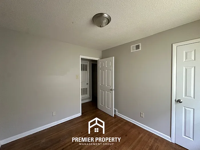 5101 Rolling Fields Dr — Photo 19