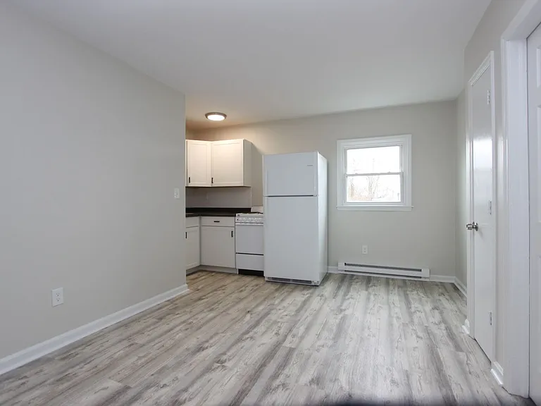 33-35 Abruyn St — Photo 3