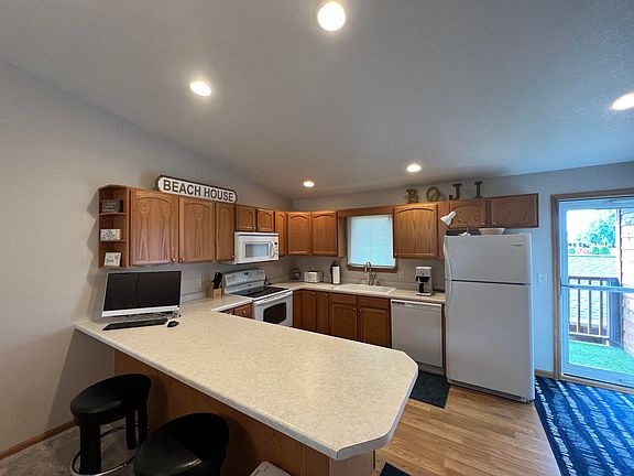 5th image of 1203 Sanborn Ave Unit 26
