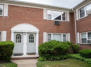 52 Manchester Ct, Wayne, NJ 07470