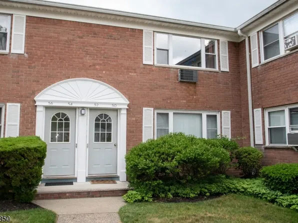 52 Manchester Ct, Wayne Twp., NJ 07470