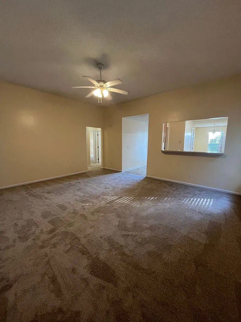 Spacious 3-bedroom, 2-bathroom in Crowfield Plantation — Photo 2