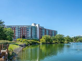 30 Blue Springs Dr #501, Waterloo, ON N2J4T2