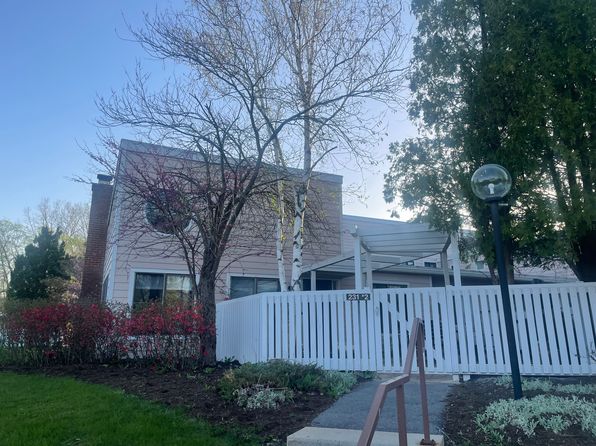 231 Strawberry Hill Cir #2