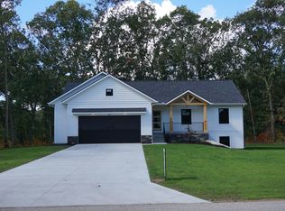 245 W Towering Oaks Cir, Muskegon, MI 49442