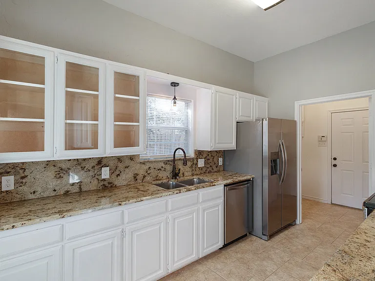 6561 Calmont Ave — Photo 20