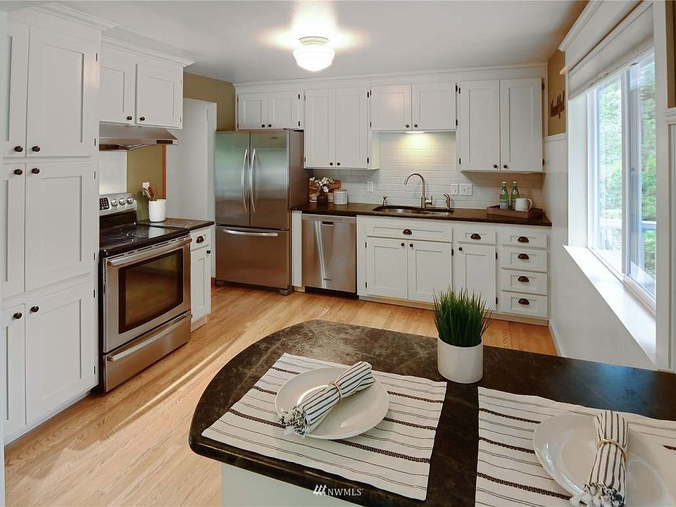 1st image of 9209 NE 183rd St