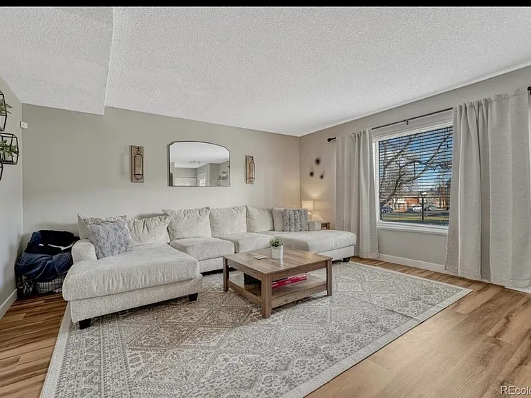 9004 E Mansfield Ave — Photo 13