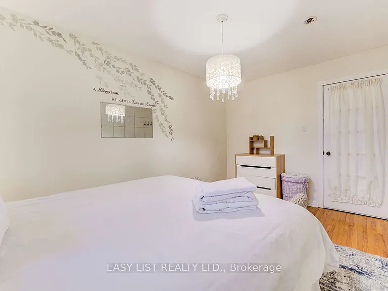 946 McBride Ave — Photo 12