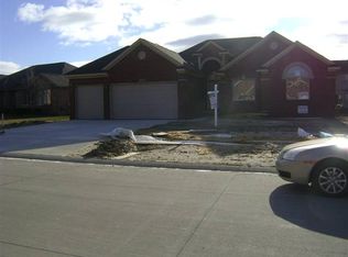 16224 Moore Park Dr, Macomb, MI 48044