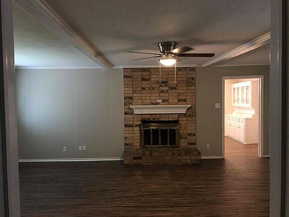 2nd image of 3934 Roanoke Dr
