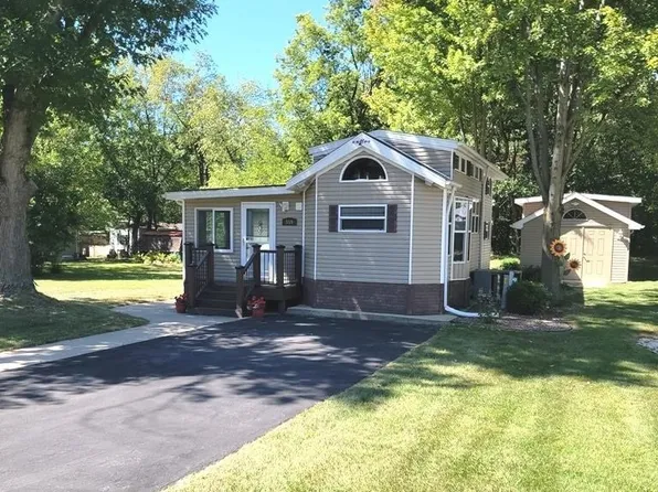 559 Skyline, Edgerton, WI 53534