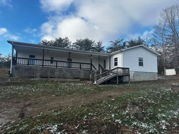 211 Lovejoy Ln, Monterey, TN 38574