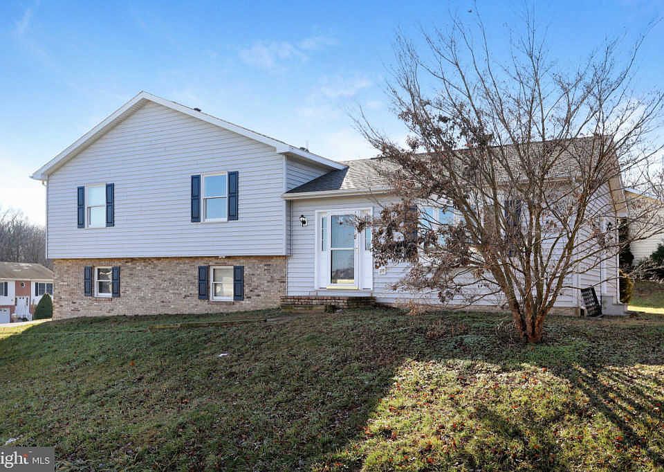 1st image of 208 Wildflower Creek Dr