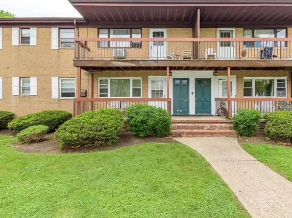 55 Gill Ln, Iselin, NJ