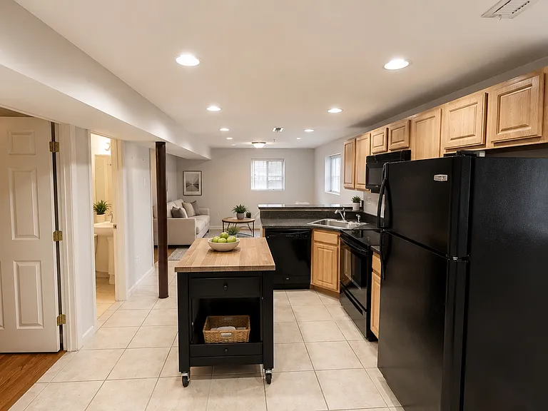 732 Park Rd NW #B5 — Photo 1