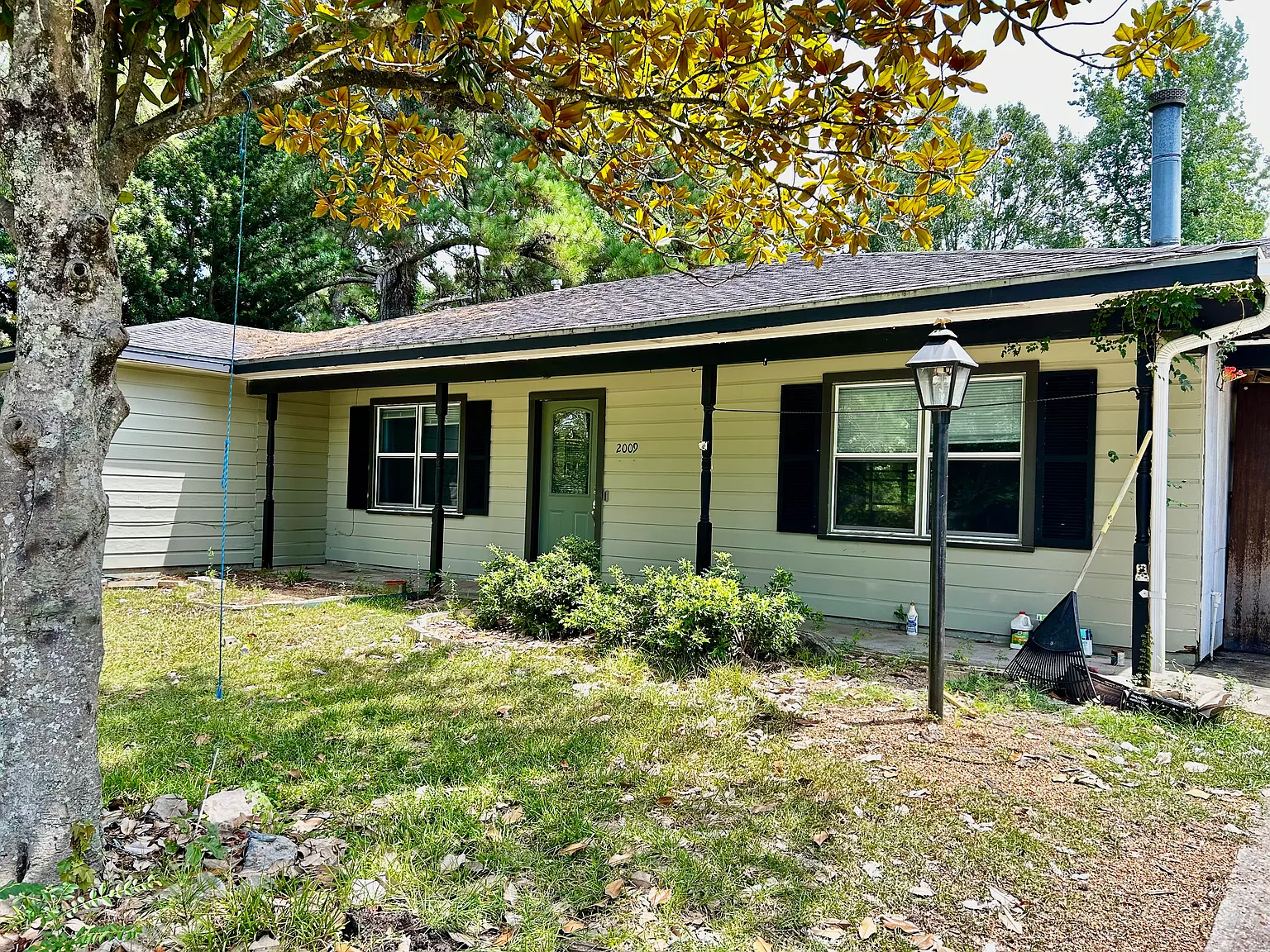 4 bed, 2070 sqft, $1,800 — Photo 2