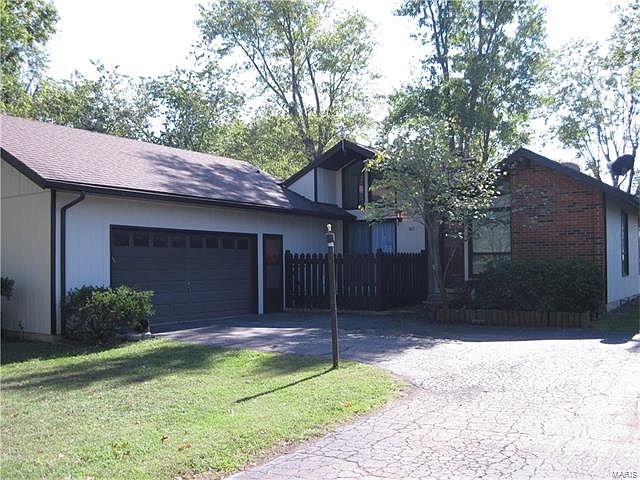 1st image of 803 Thomas Ave