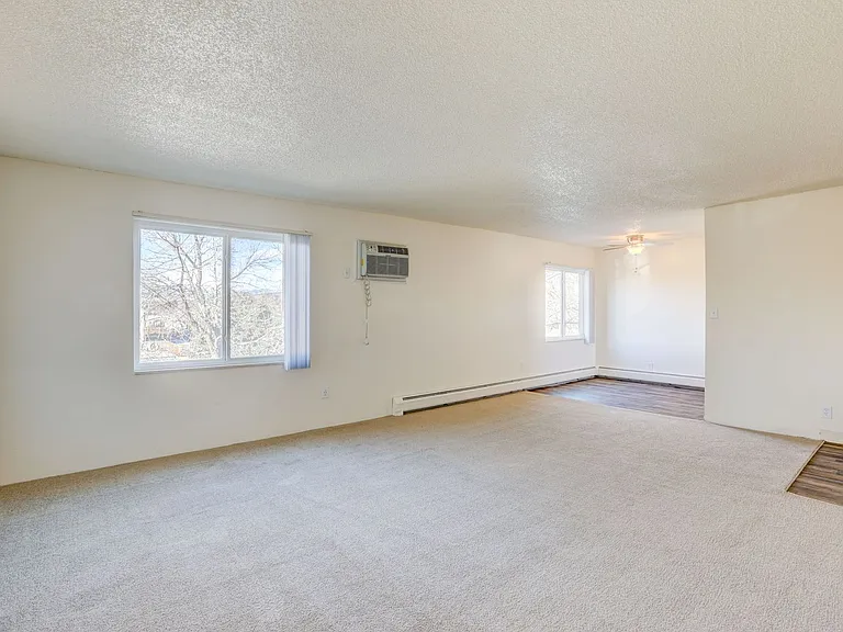Allison Court Apartments — Photo 45