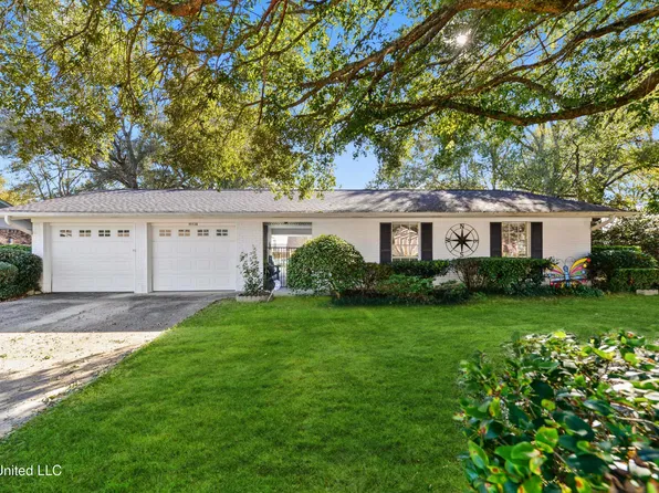 15538 Parkwood Dr S, Gulfport, MS 39503