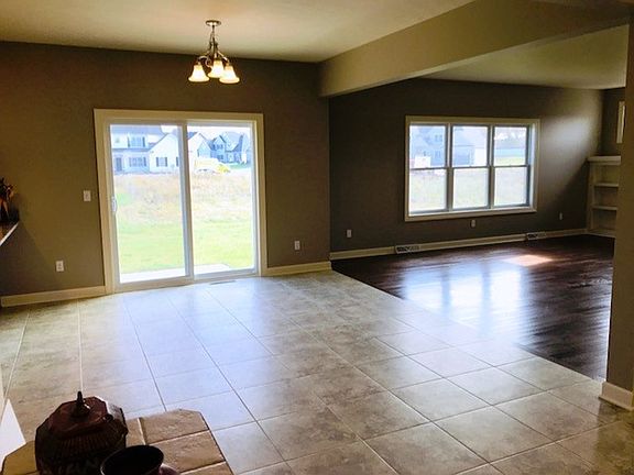 3rd image of 7725 Magnolia Bnd #93