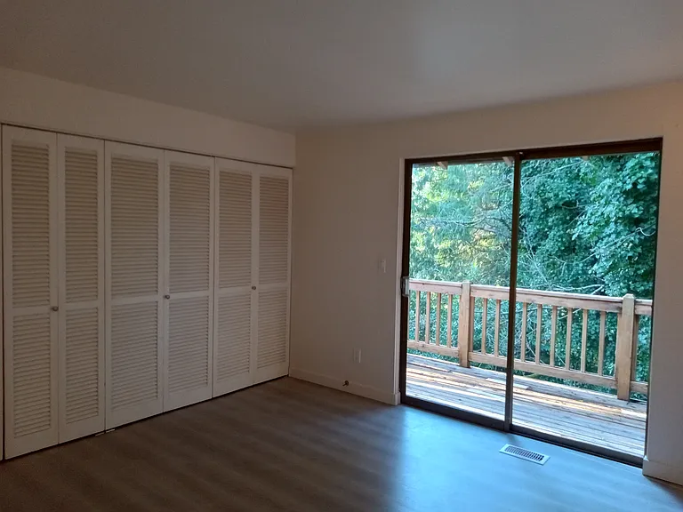 5917 Lake Washington Blvd SE — Photo 7
