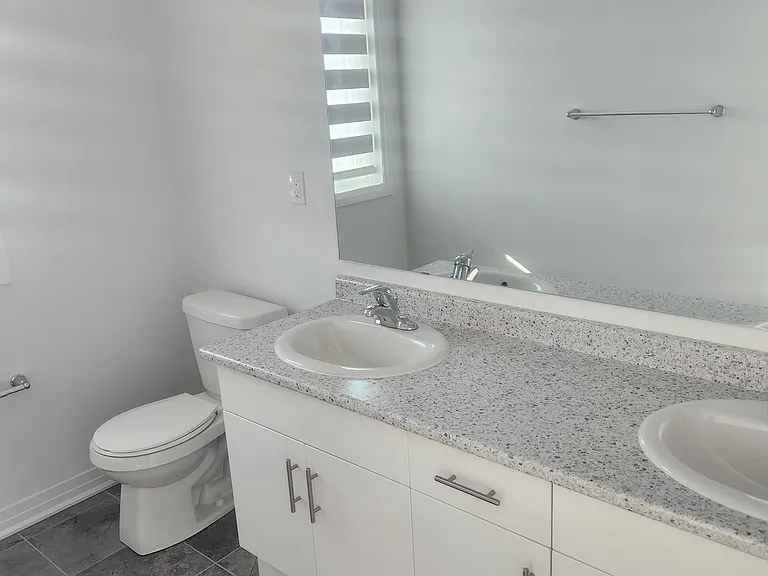 899 Douro St — Photo 25