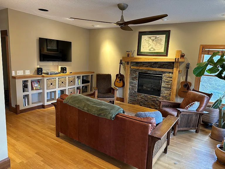 1128 Creekside Cir — Photo 13