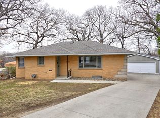 3635 Oakcrest Dr, Des Moines, IA 50310