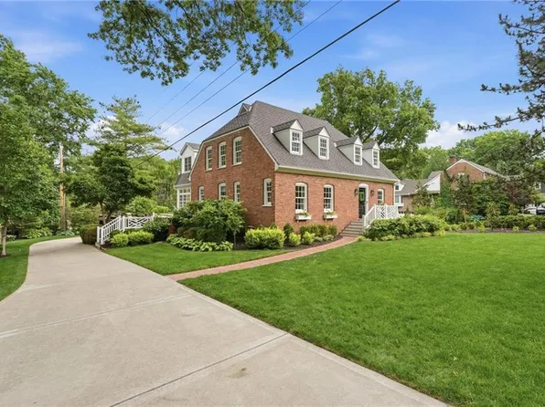6809 Cedar St, Prairie Village, KS 66208