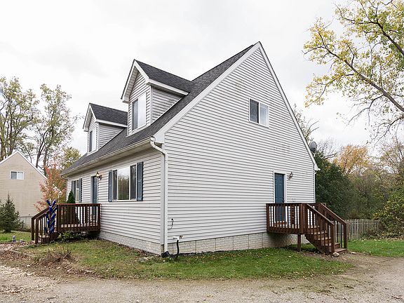 2nd image of 8831 Lincoln Dr