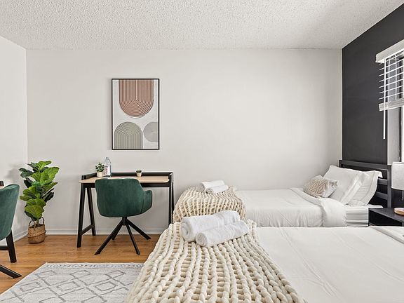 3rd image of 1823 Pelham Ave #B
