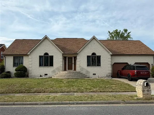 4032 Lakeview Dr, Chesapeake, VA 23323