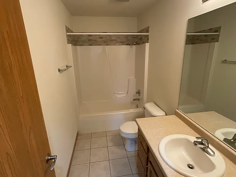 1209 Winans Ave — Photo 3