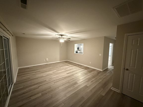 5th image of 337 S Pointe Dr #B