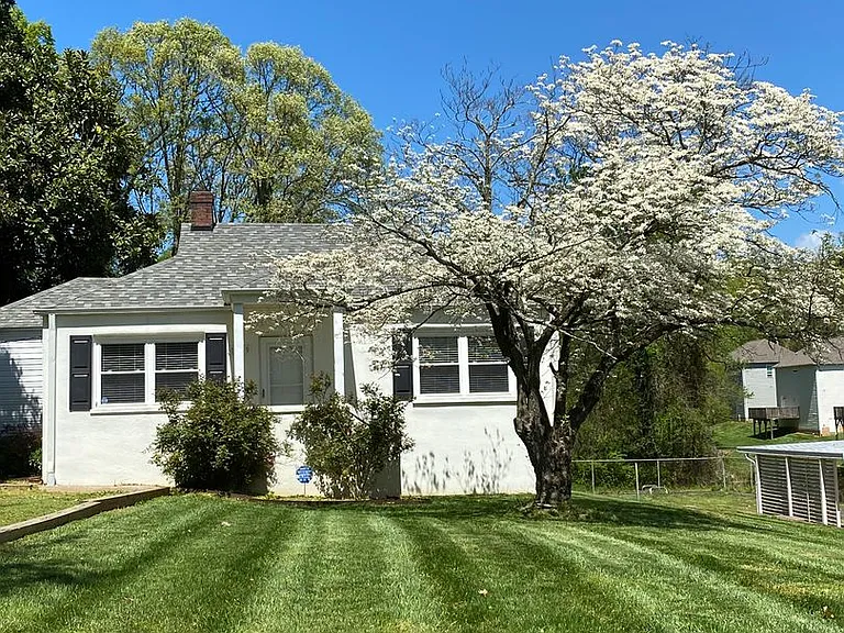 1219 Brookwood Dr — Photo 11