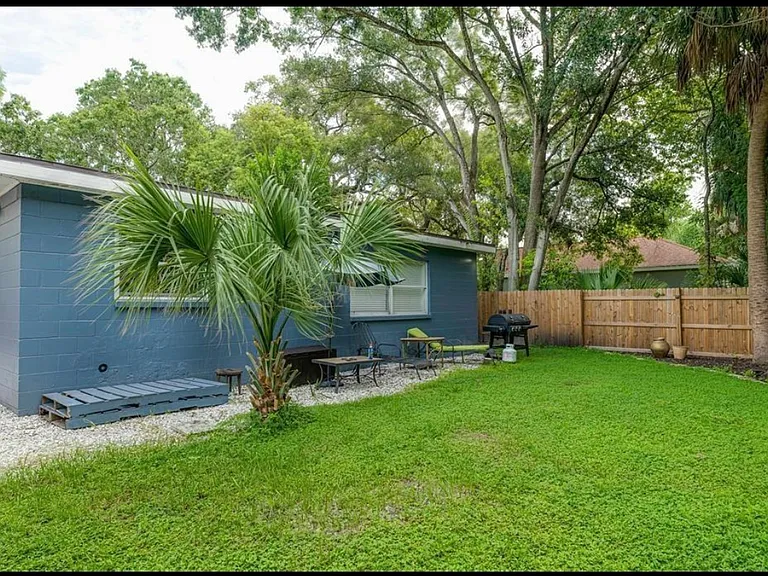 1740 W Pine St — Photo 17