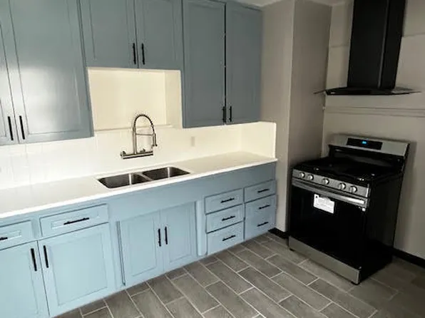 318-320 E Market St, Long Beach, CA 90805
