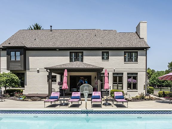 3rd image of 8915 William Penn Cir