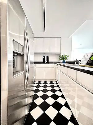 3rd image of 110 W 90th St APT 1G