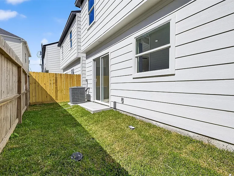 971 Highland Light Ln — Photo 38