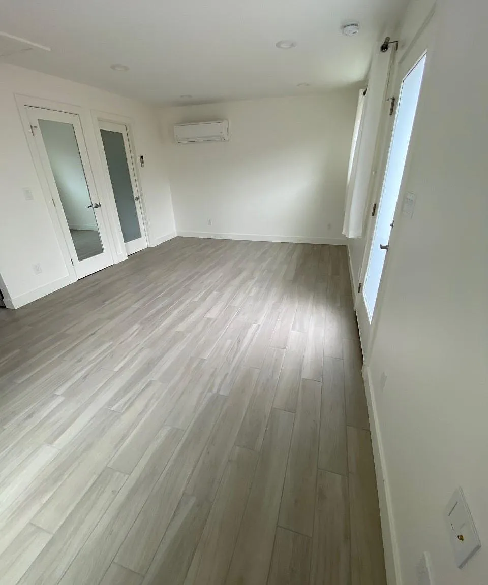 211 N Sierra Ave — Photo 2