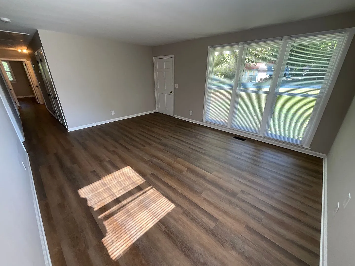Super Convenient 3 Bdrm 1.5 Bth! Newly Renovated! Fresh Paint, Lighting, Flooring Throughout! — Photo 3