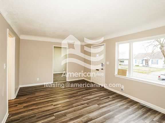 765872_004_wm_-_living_room_13436021.jpg