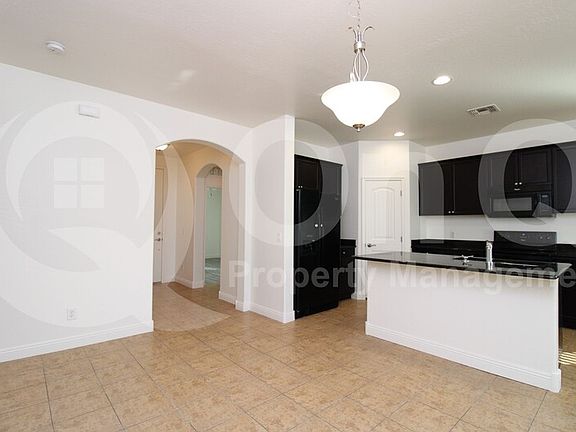 4th image of 1659 W Loemann Dr
